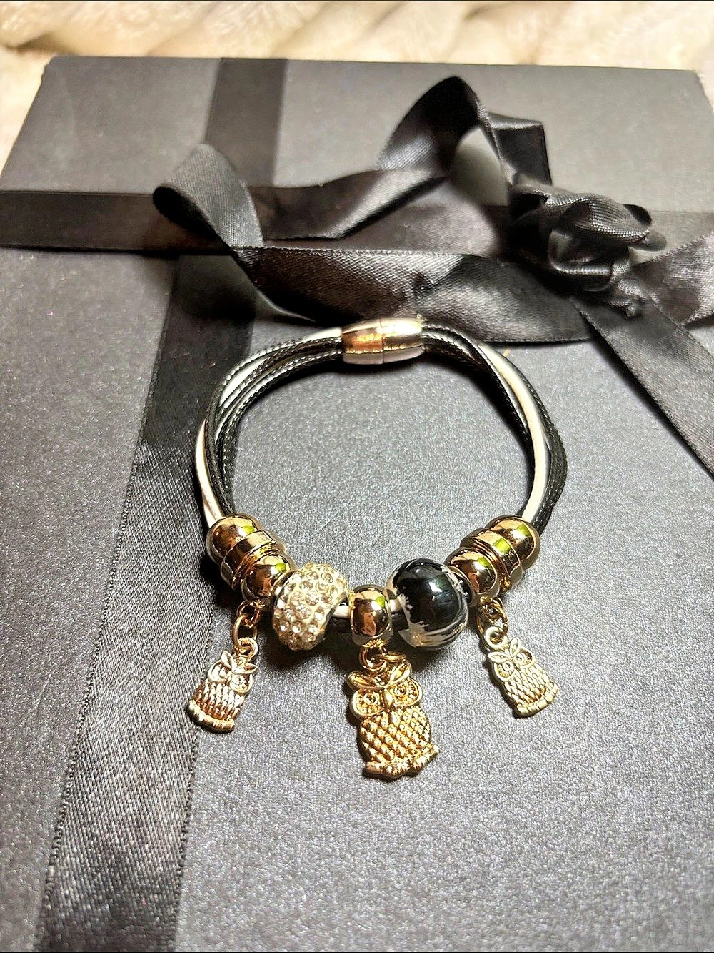Black & Gold Owl Charms Bracelet Like New